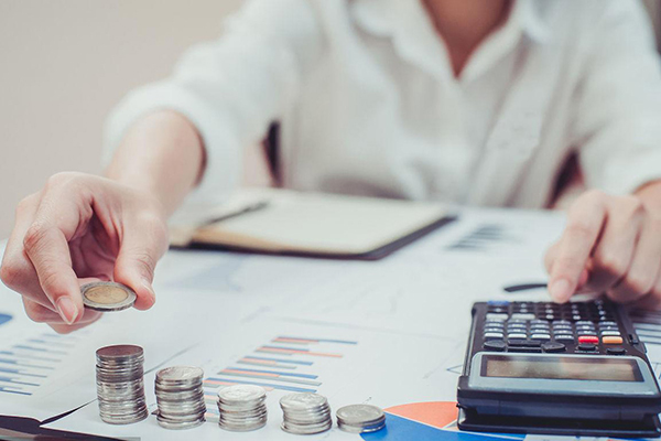 信地城市广场：繁华商业新地标与生活休闲好去处